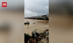 Penampakan Banjir Besar Malaysia Sampai Menghanyutkan Rumah