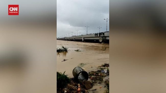 Penampakan Banjir Besar Malaysia Sampai Menghanyutkan Rumah