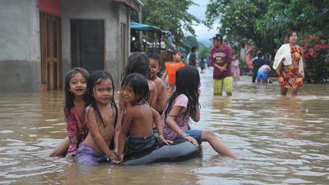 Empat Kecamatan di Sekadau Kalbar Terendam Banjir