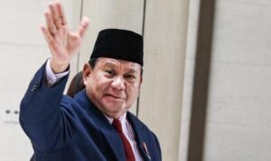 Prabowo Hadiri Puncak Hari Guru Nasional di Velodrome Jakarta