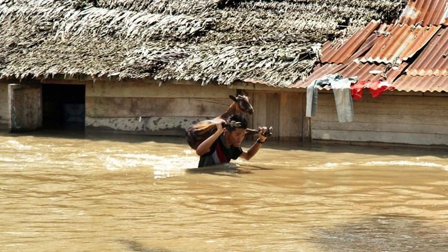 Banjir Kepung 2 Dusun di Donggala Sulteng, 100 Rumah Warga Terendam