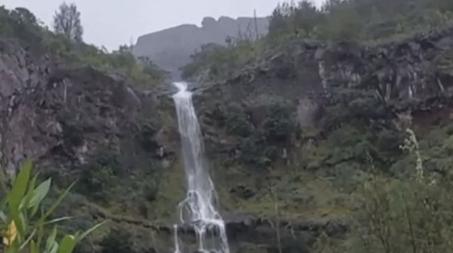 Viral Air Terjun Dadakan di Gunung Agung Bali, Ini Penjelasan BMKG