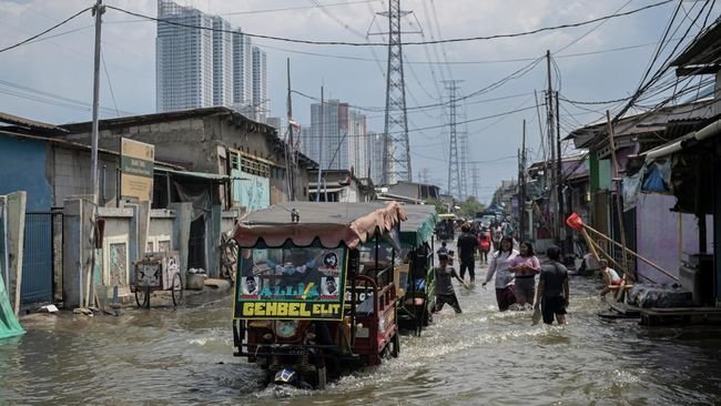 Pemprov DKI Tambah Pompa Atasi Banjir Rob Pesisir Jakarta