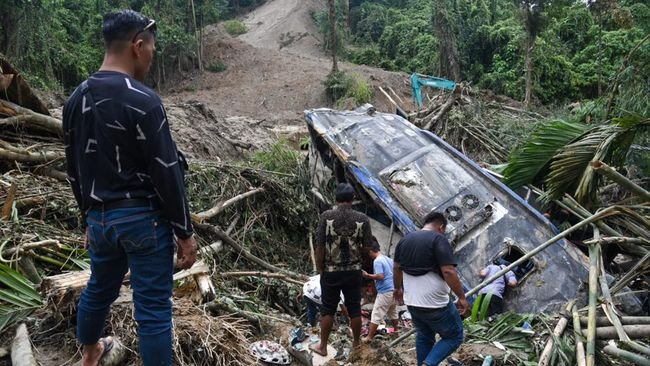 Porak Poranda Akibat Banjir dan Tanah Longsor Sumatera Utara