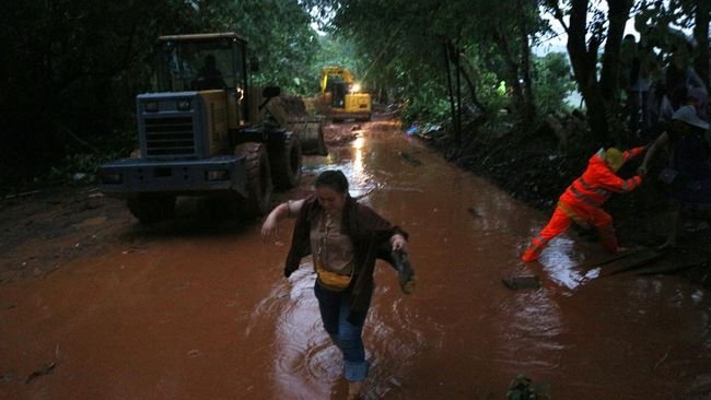 10 Jembatan Putus, 2 Warga Meninggal