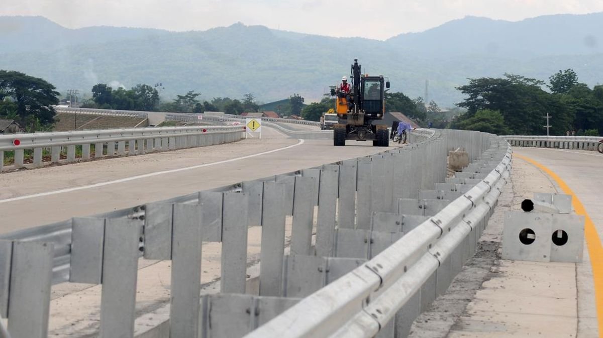 Hari Pertama Dibuka, 15 Ribu Mobil Lewati Tol Fungsional Yogya-Solo