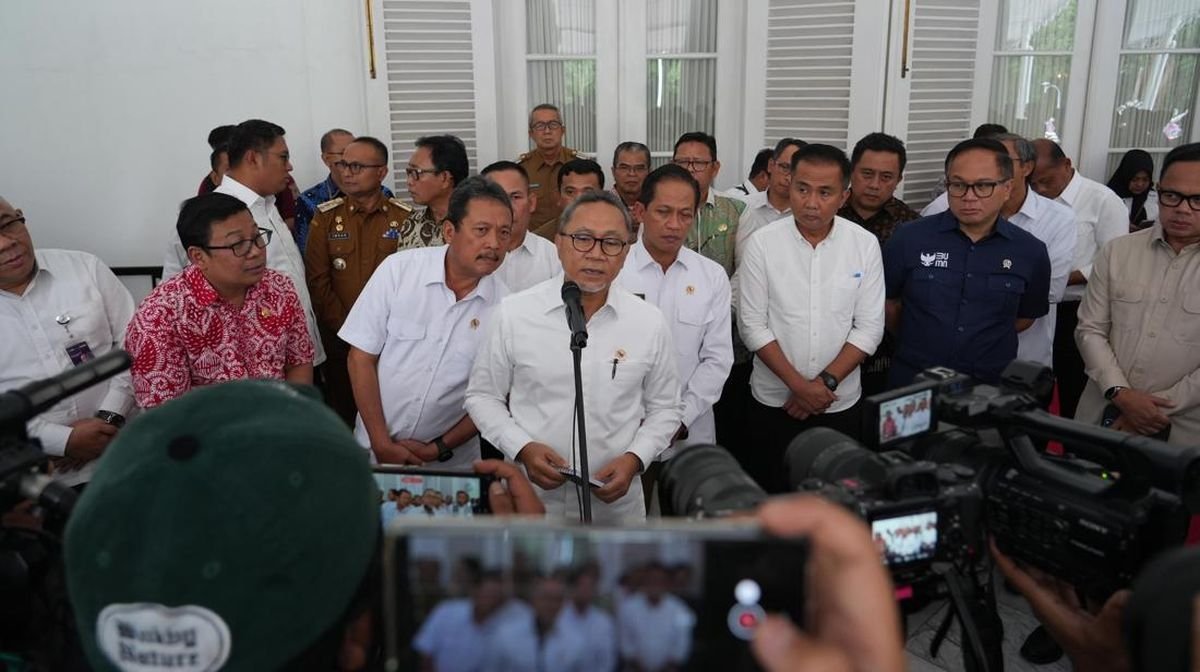 Menko Zulhas Tegaskan Distribusi Pupuk ke Petani Harus Tepat Waktu