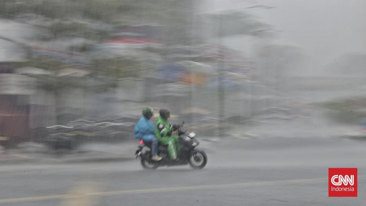 Hujan Lebat-Angin Kencang Potensi Guyur RI