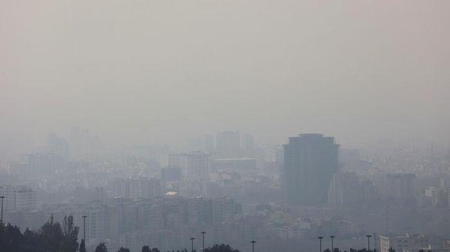 Kabut Asap Tebal Lumpuhkan Aktivitas di Teheran