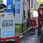 Apakah Taksi Online Berhak Dapat BBM Subsidi seperti Ojol?