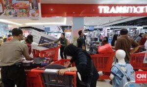 Pekan Gajian, Waktunya Borong Belanja di Transmart Full Day Sale