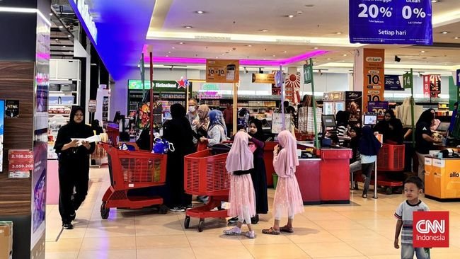 Sambut Nataru, Transmart Full Day Sale Tebar Diskon Belanja 50% + 20%