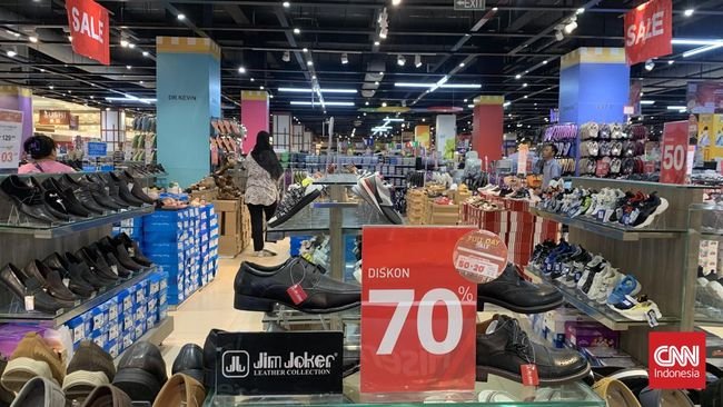 Transmart Full Day Sale, Sepatu Anak hingga Dewasa Diskon hingga 70%