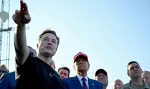 Donald Trump Nonton Langsung Uji Terbang Roket Raksasa Elon Musk