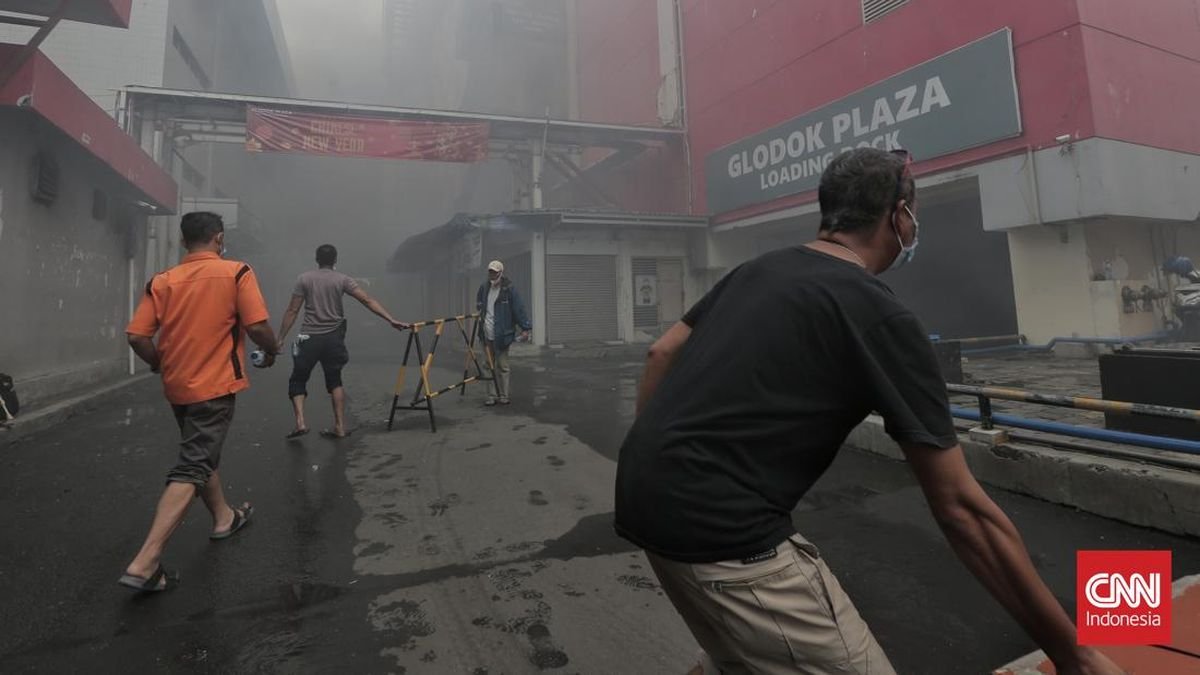 Kebakaran Glodok Plaza, Damkar Mulai Proses Pendinginan