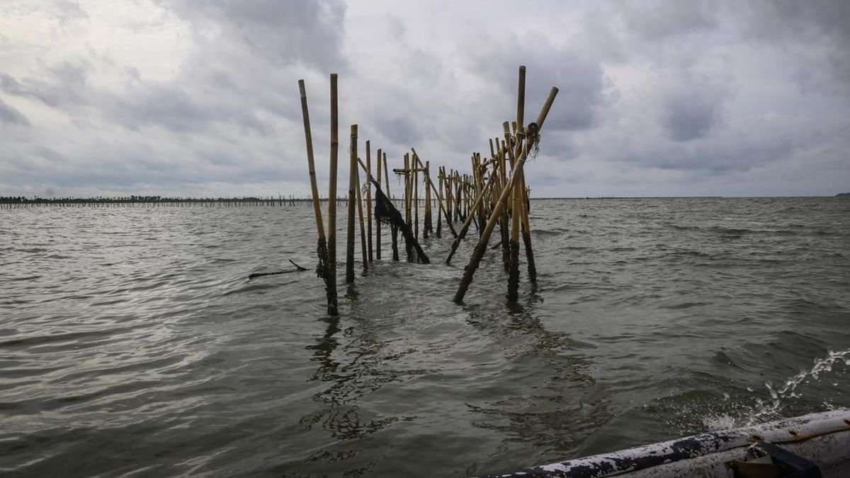 Warga Disebut Segera Bongkar Pagar Misterius di Laut Tangerang