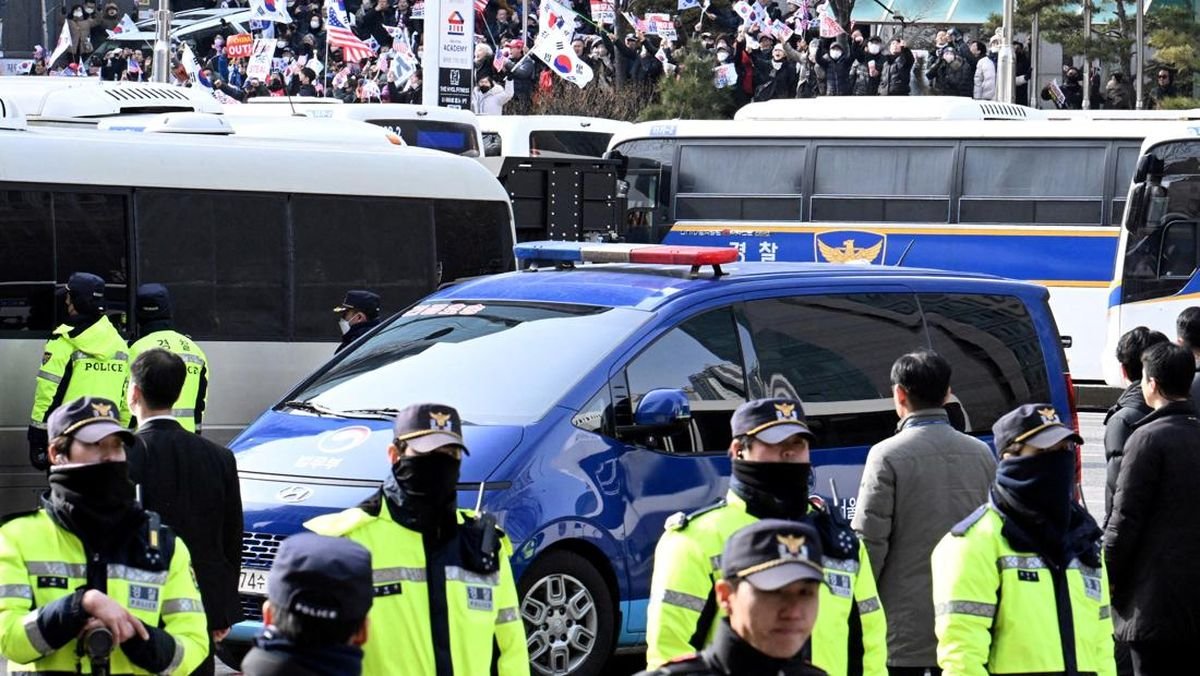 Presiden Korea Yoon Hadiri Sidang, Tolak Perpanjangan Masa Tahanan