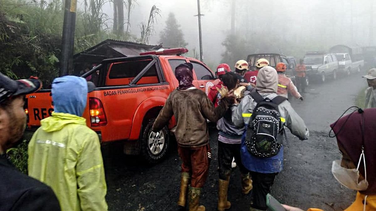 Ratusan Warga Mengungsi Imbas Banjir di 9 Kecamatan di Pekalongan