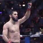 Makhachev Disuruh Khabib Latihan Usai Pertahankan Gelar UFC