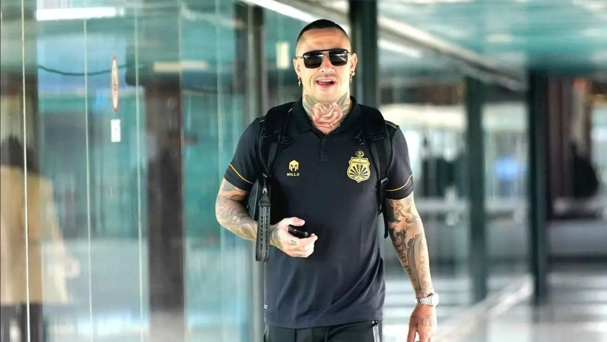 Radja Nainggolan Ditangkap, Mobil Diderek dan 30 Rumah Digeledah