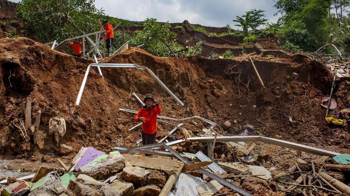 2 Rumah Tertimbun, 4 Warga Tewas