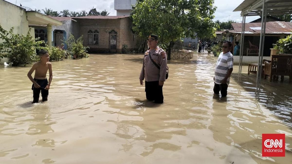 Belasan Rumah di Sergai Terendam Banjir Usai Hujan Deras