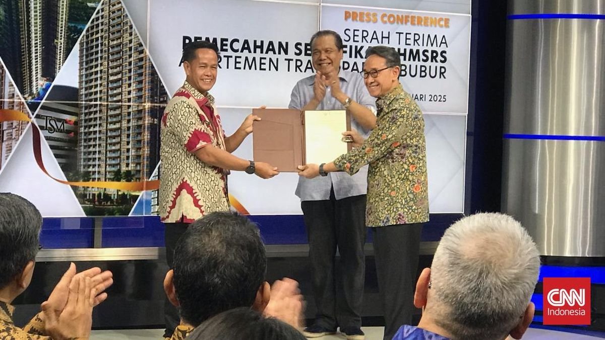 BPN Serahkan Sertifikat Hak Milik Apartemen Trans Park Cibubur