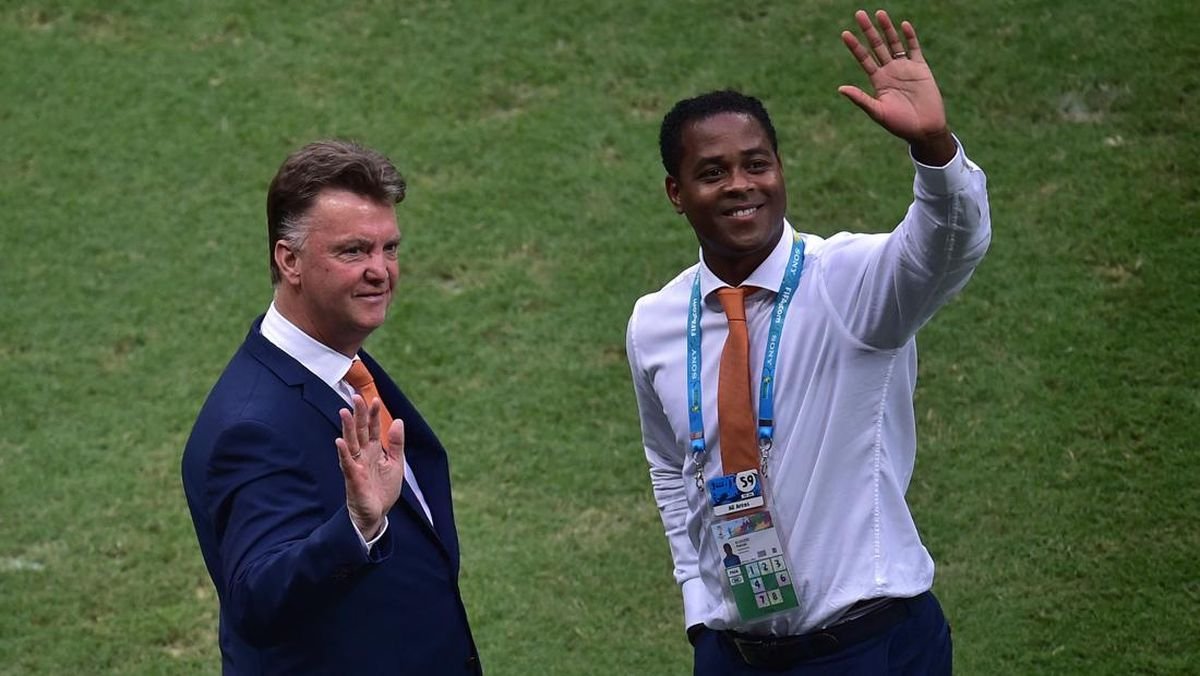 Louis van Gaal Dirtek, Patrick Kluivert Pelatih Timnas Indonesia?