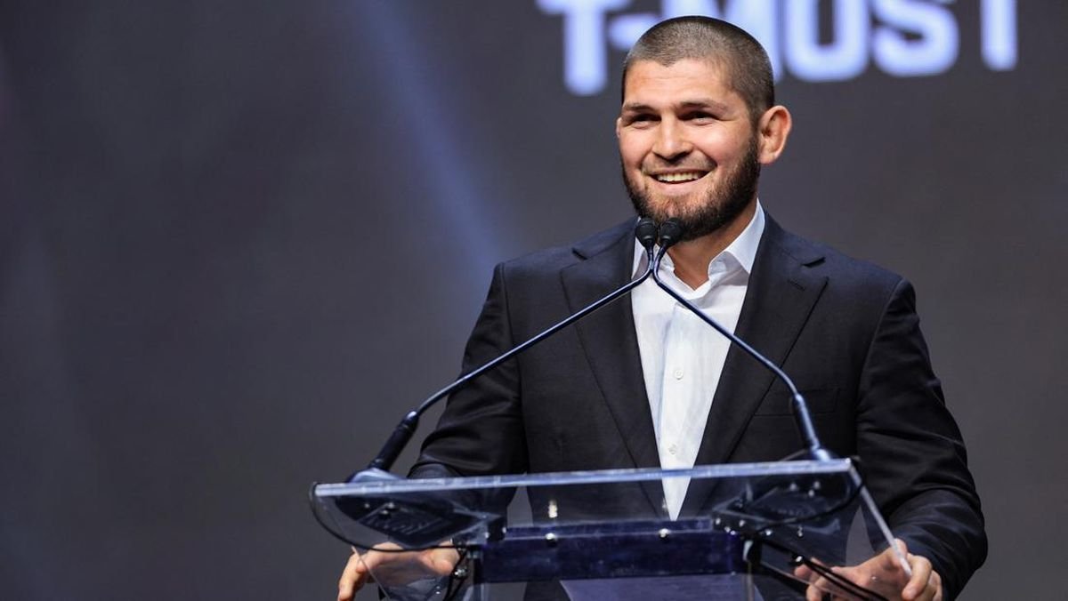 Maskapai Bela Pramugari yang Usir Khabib dari Pesawat