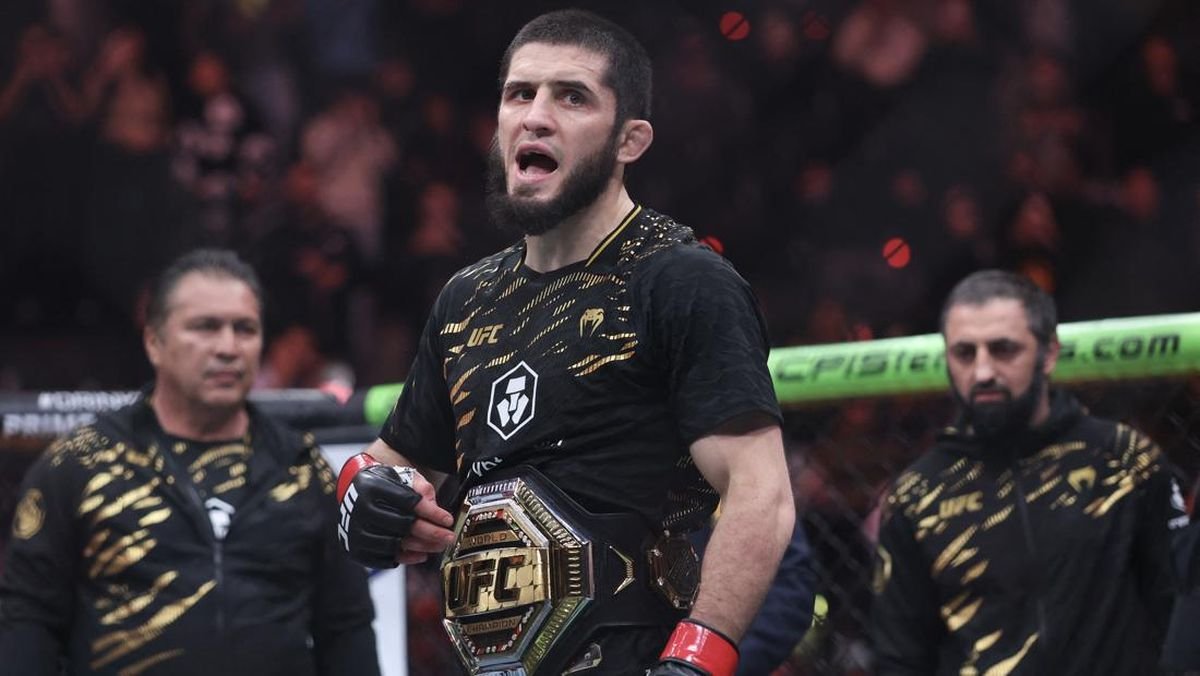 Cuma Butuh 1 Ronde, Islam Makhachev Pertahankan Sabuk Juara UFC