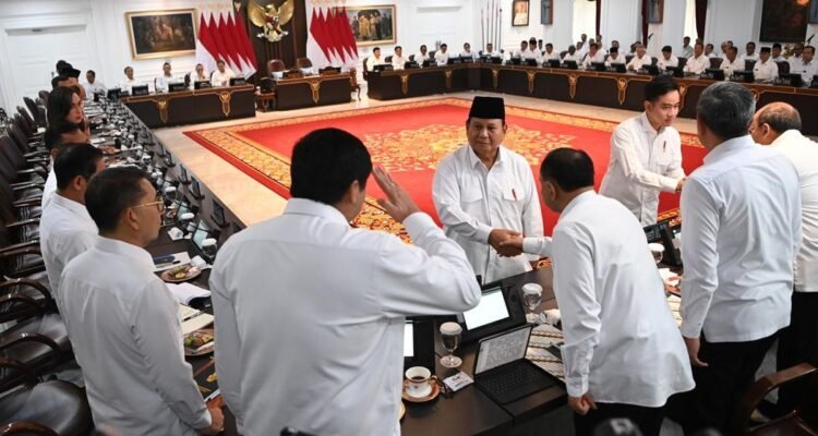 Prabowo Kumpulkan Jajaran Menteri Jelang 100 Hari Pertama