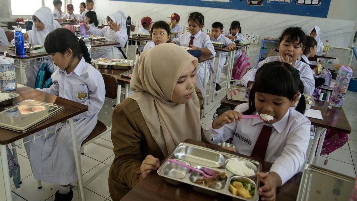 Kick Off Makan Bergizi Gratis di Berbagai Daerah Indonesia.