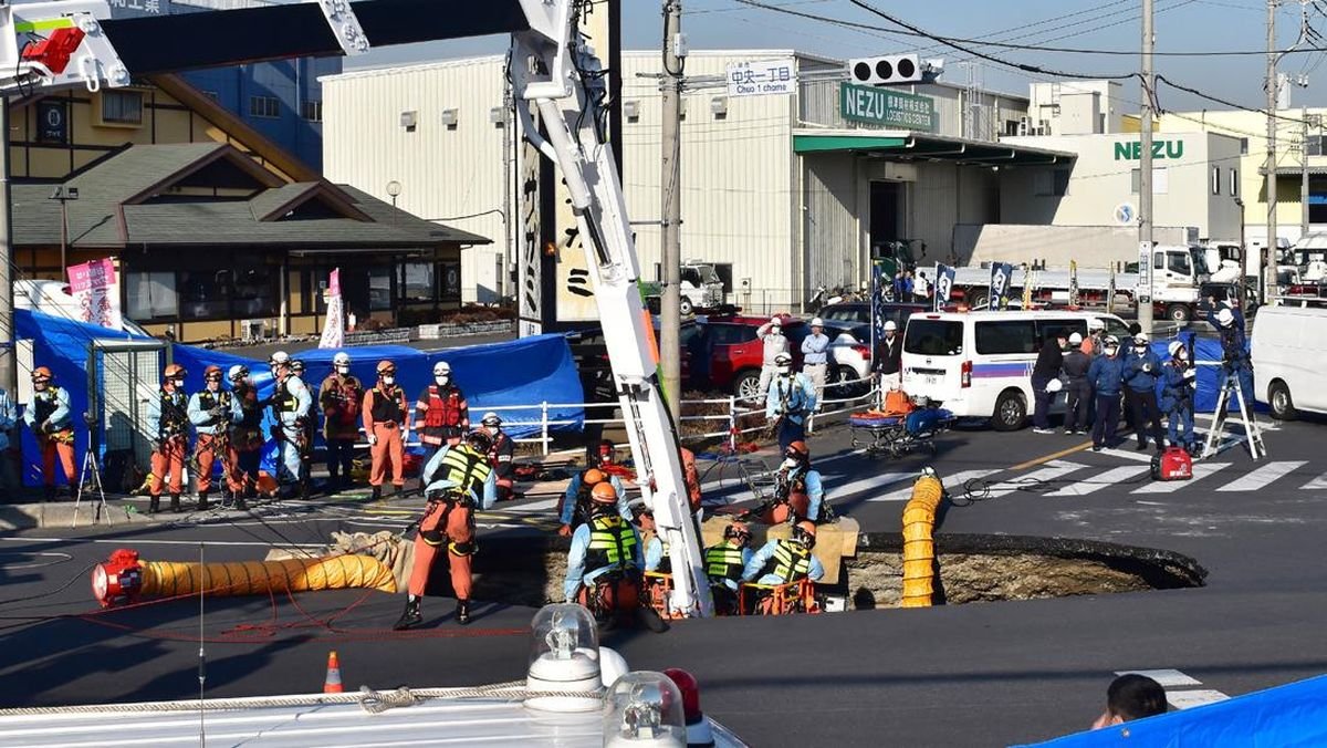 1,2 Juta Warga di Jepang Dilarang Mandi-Mencuci Imbas Lubang Sinkhole