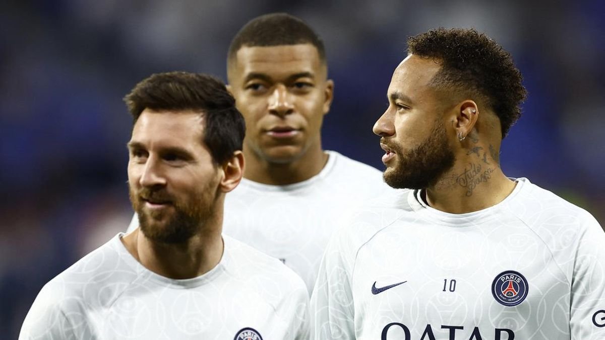 Reaksi Mbappe Usai Disebut Neymar Cemburu Pada Messi