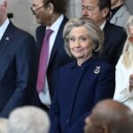 Hillary Clinton Tertawa Geli saat Pelantikan Trump, Ada Apa?