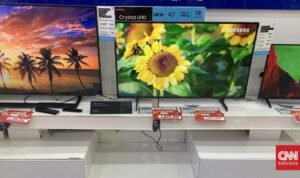 Smart TV 65 Inci Banting Harga di Transmart Full Day Sale Hari Ini