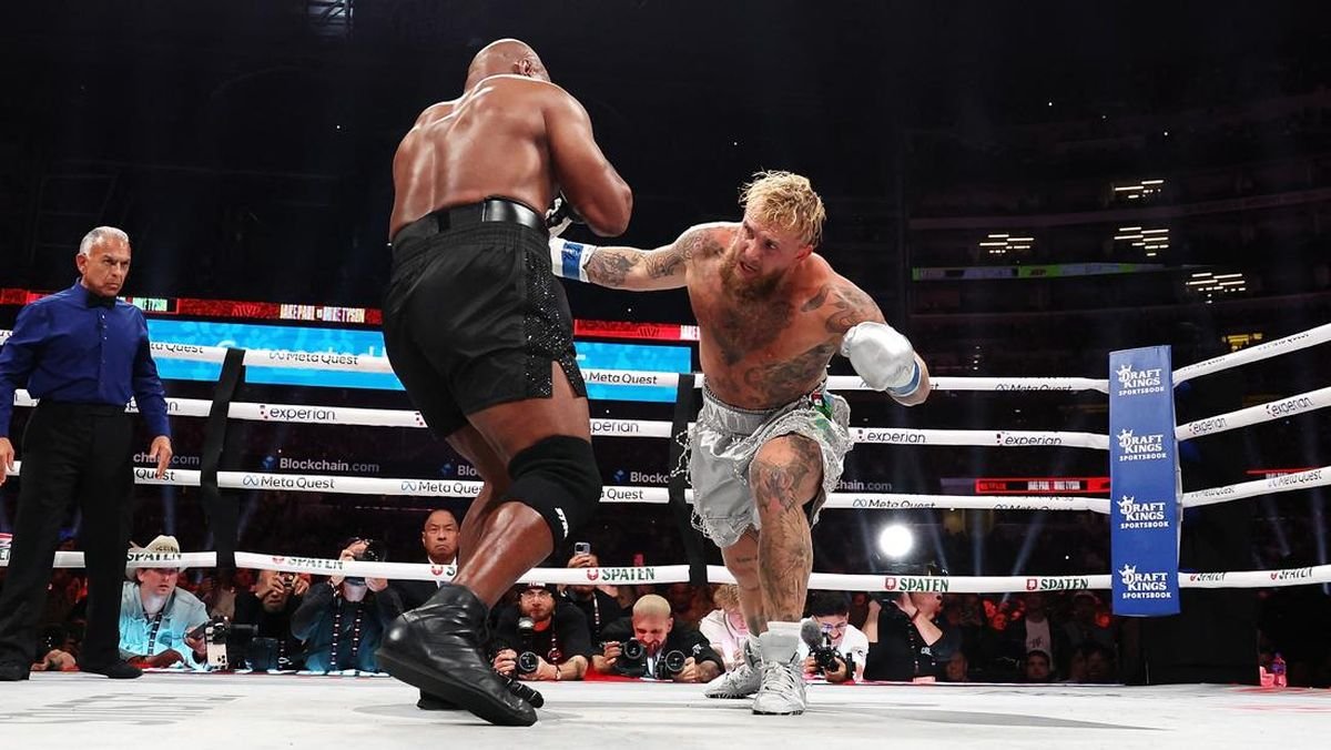 Duel Mike Tyson vs Jake Paul Buat Legenda UFC Mau Muntah