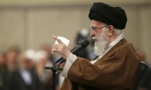 Khamenei Mendadak Bertemu Pemimpin Hamas, Ada Apa?