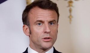 Macron Ingatkan Trump soal Rusia-Ukraina: Damai Bukan Berarti Menyerah