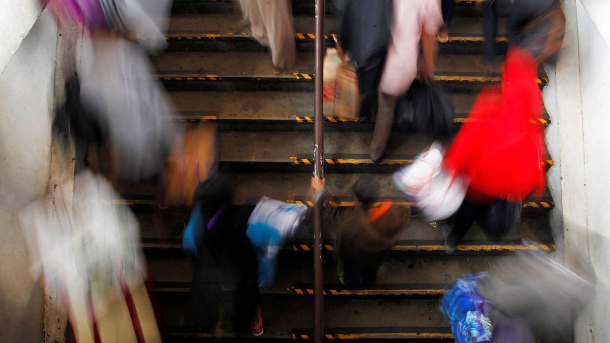 15 Orang Tewas dalam Insiden Berdesakan di Stasiun New Delhi India