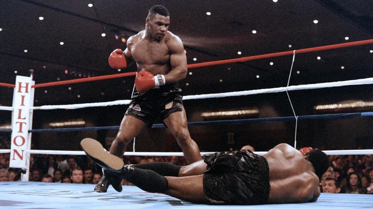 Momen Mike Tyson Bikin Presenter TV Ketar-ketir