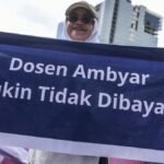 Momen Dosen ASN Demo Dekat Istana Minta Tukin Sejak 2020 Dibayar