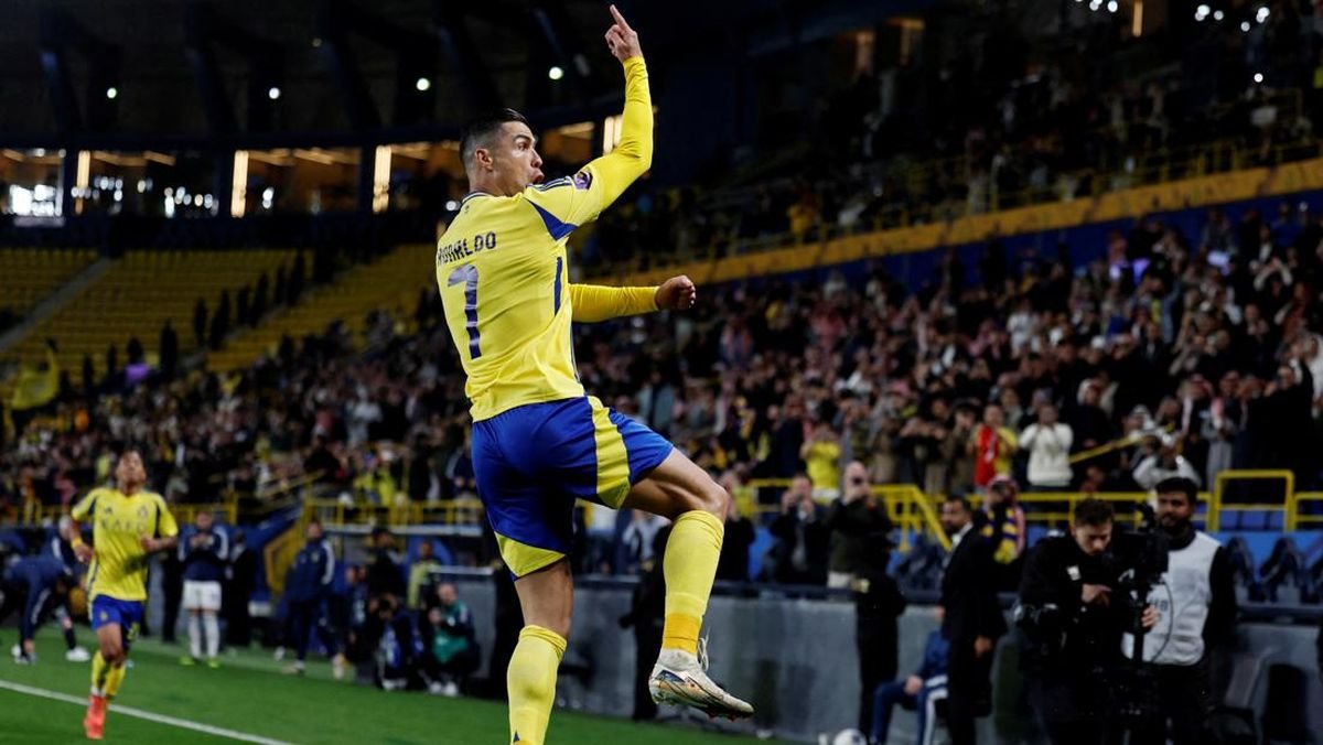 Ronaldo Cetak Gol Heading Gila saat Al Nassr Gebuk Al Wasl 4-0