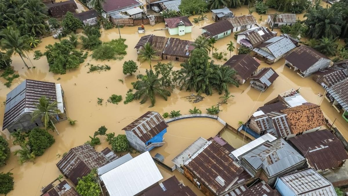 Banjir Rendam Puluhan Rumah di Jambi