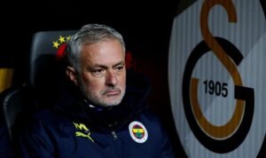 Mourinho Dituduh Rasis, Sebut Pemain Galatasaray Lompat Kayak Monyet