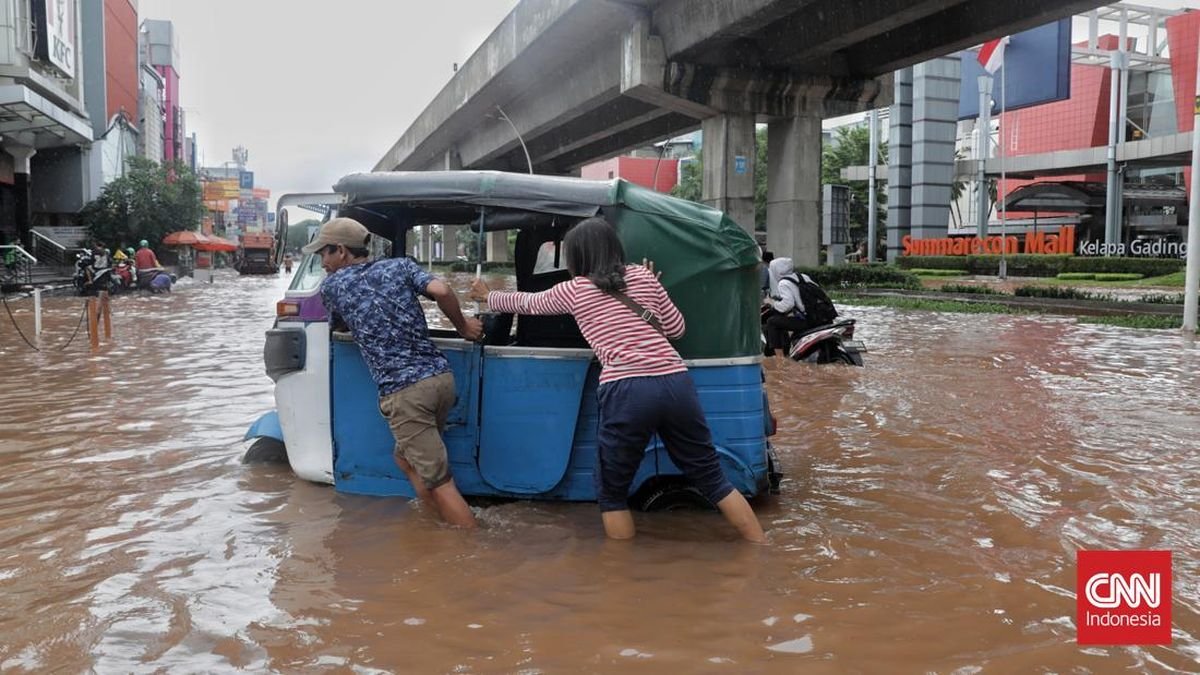 Banjir Kepung Jakarta hingga Aksi Bersih Sampah Citarum