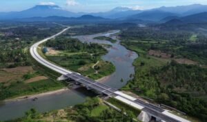 Penampakan Jalan Tol Pertama di Padang