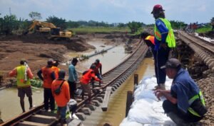 30 Perjalanan KA Semarang-Surabaya Masih Dialihkan Imbas Banjir