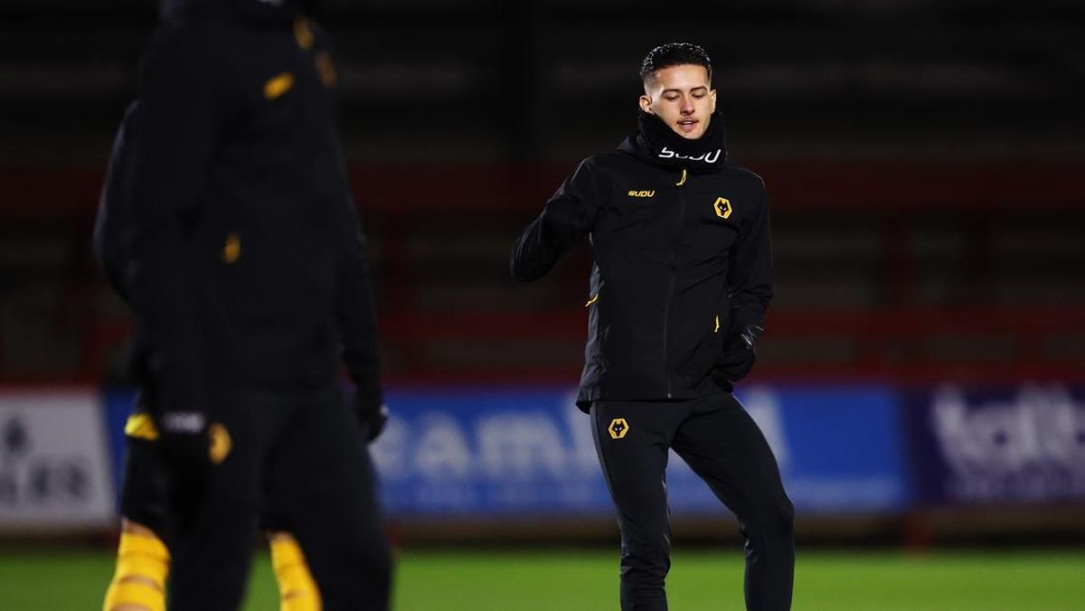 Justin Hubner Latihan Bareng Tim Utama Jelang Liverpool vs Wolves