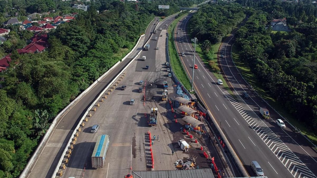 7 Kendaraan Terlibat Kecelakaan Gerbang Tol Ciawi, 3 Terbakar